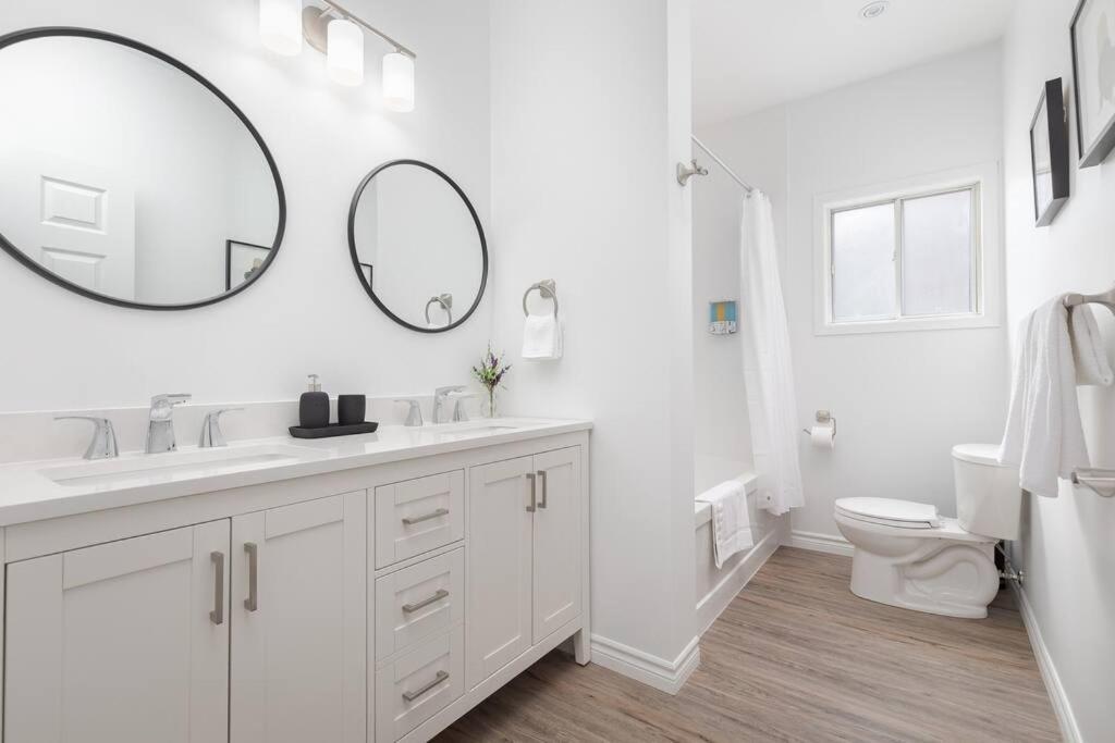 Charming 4 Bed With 2parking Toronto